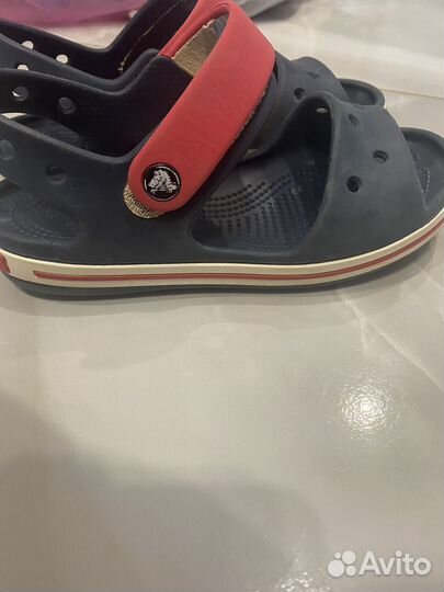 Сандалии crocs