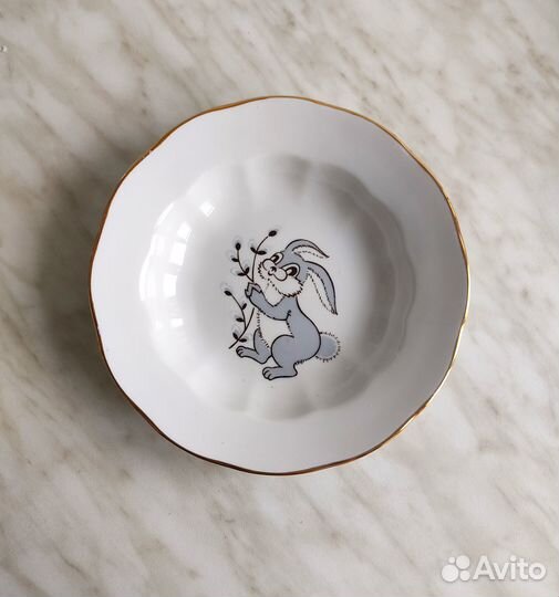 Набор 2 тарелок с кроликом фарфор СССР Рига. Новые
