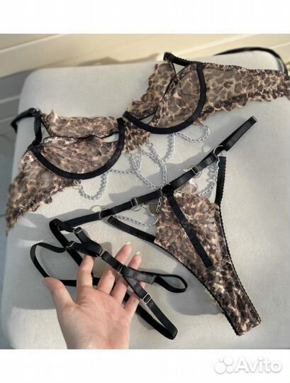 Комплект женского нижнего белья с поясом