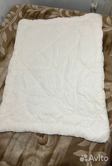 Одеяло в детскую кроватку