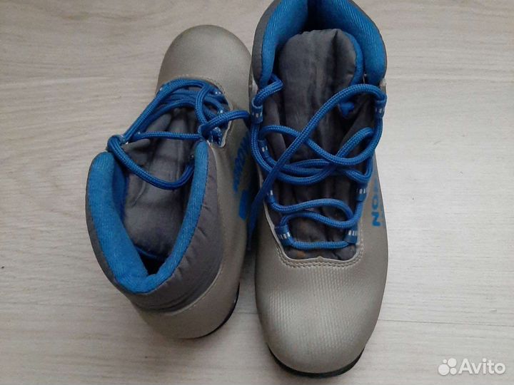 Лыжные ботинки