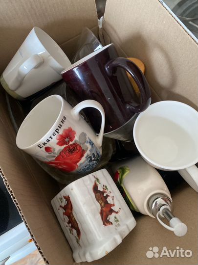 Тарелки, кружки