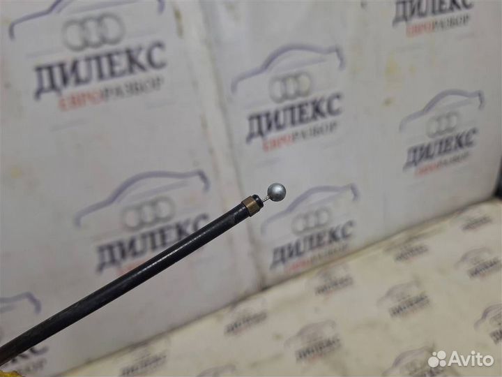 Трос открывания капота Audi Q7 2005