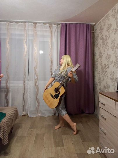Парик женский и платье