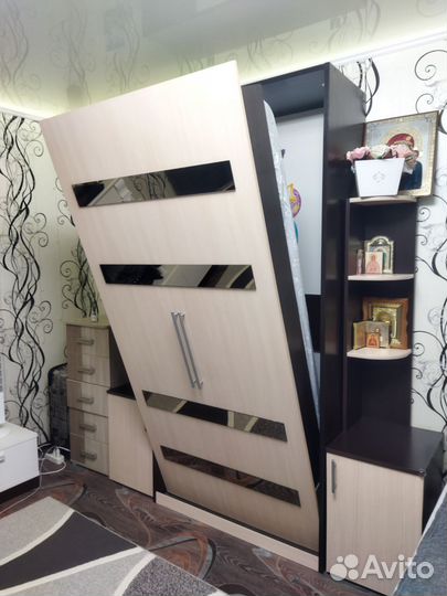 Спальный гарнитур