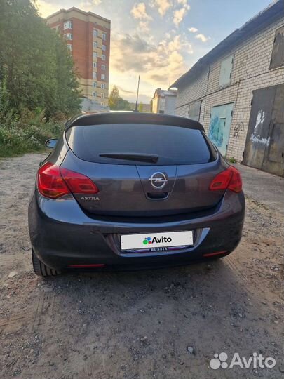 Opel Astra, 2012