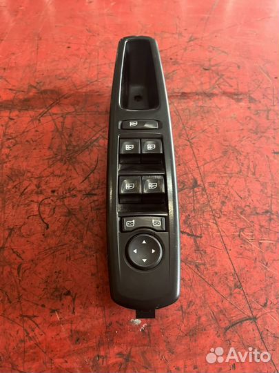 Блок управления стеклоподъемниками Флюенс Fluence