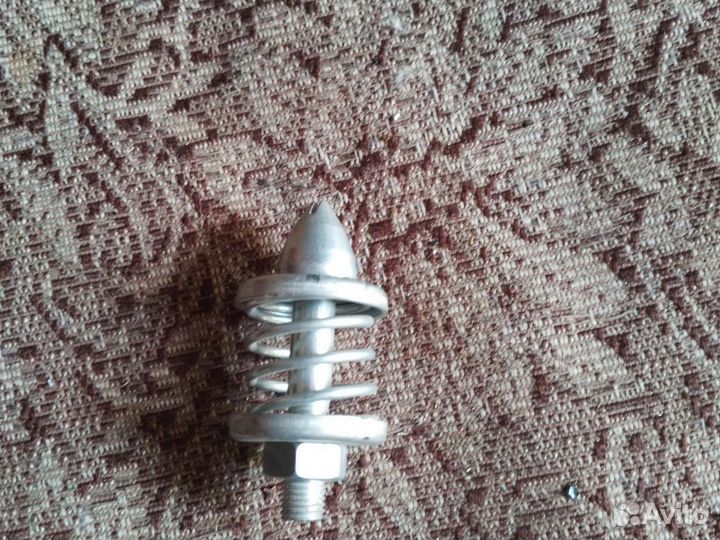 Замок капота