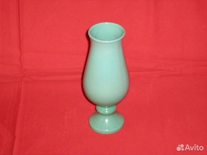 Ваза декоративная. Цвет бирюзовый.Высота 18 см