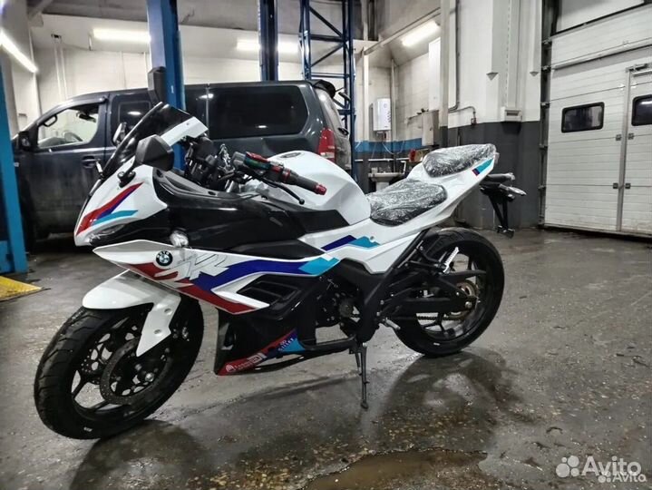 Электромотоцикл Yamaha R3