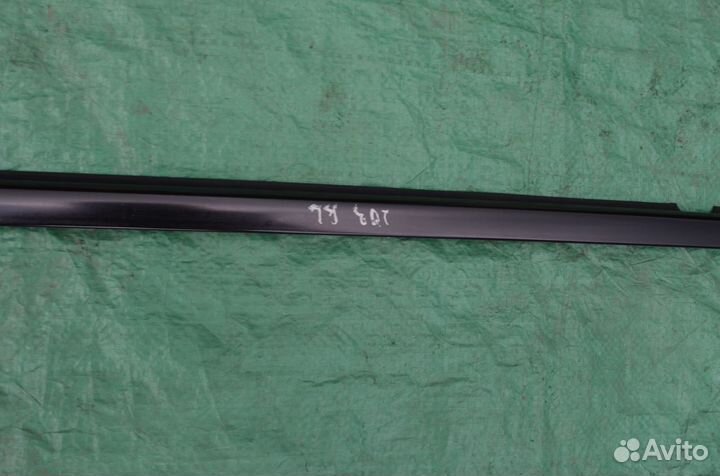 Задний левый молдинг двери Mercedes W203