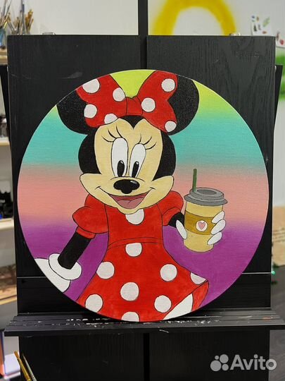 «Минни Маус с кофе», картина маслом, 30см