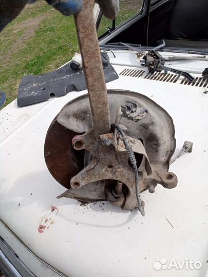 Кулак поворотный передний правый Mercedes-BenzW210