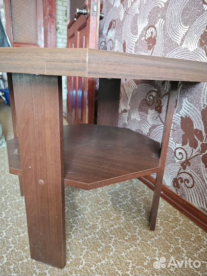 Журнальный столик