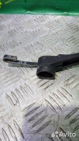 Поводок дворников Mitsubishi Lancer 9 универсал