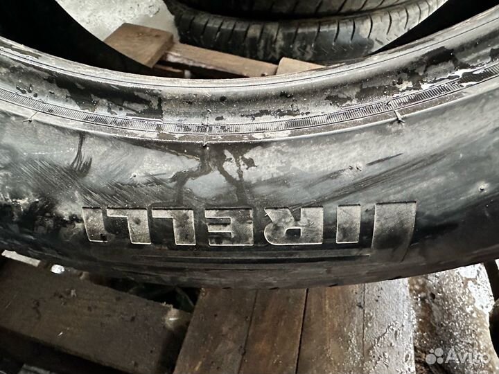 Pirelli P Zero 295/40 R21