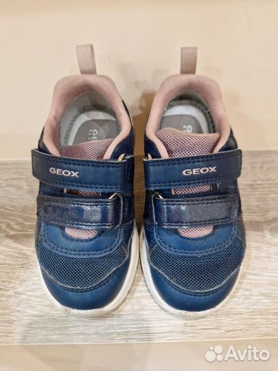 Кроссовки детские