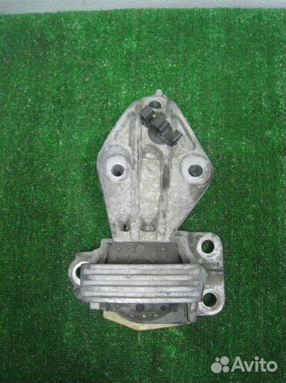 Опора (подушка) двигателя правая Renault Scenic 3