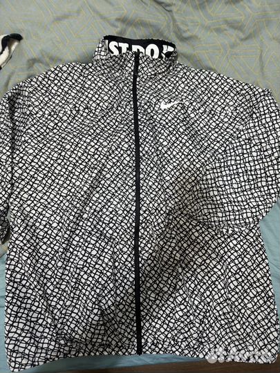 Ветровка Nike