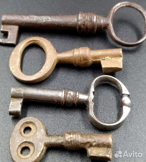 Старинные ключи от замков 4шт. до 1917 года