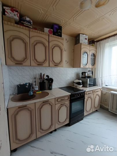 Кухонный гарнитур, плита, мойка