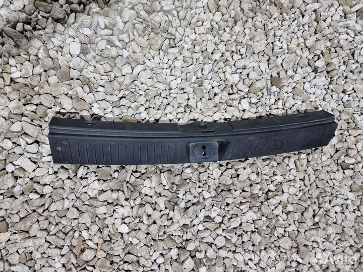 Обшивка багажника Спортейдж 2