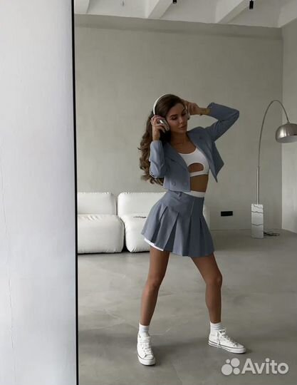 Костюм женский с юбкой и пиджаком