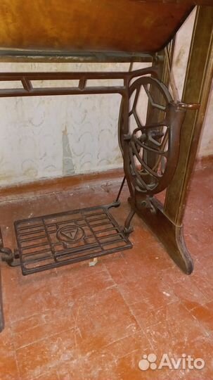 Швейная машинка Тикка