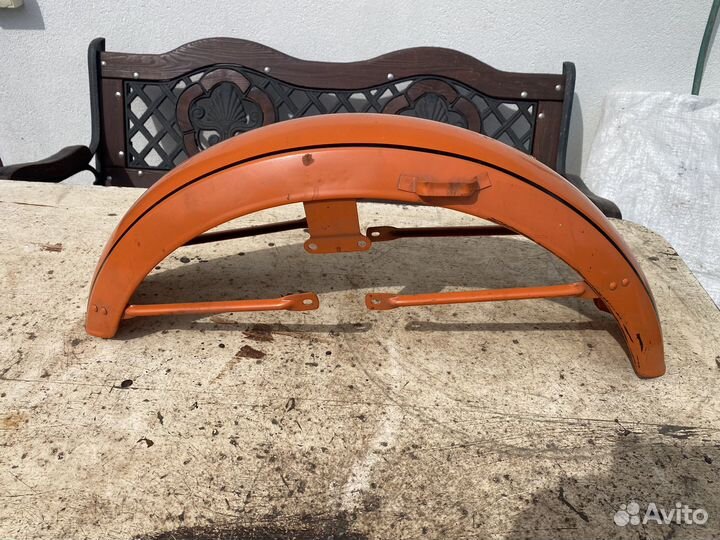 Крыло переднее