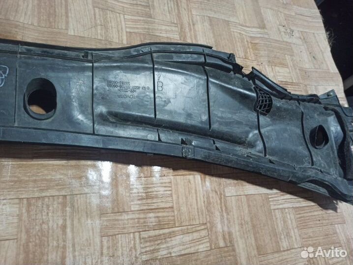 Жабо Toyota Camry