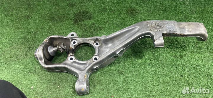 Кулак передний левый Mercedes-Benz GLE Coupe C292