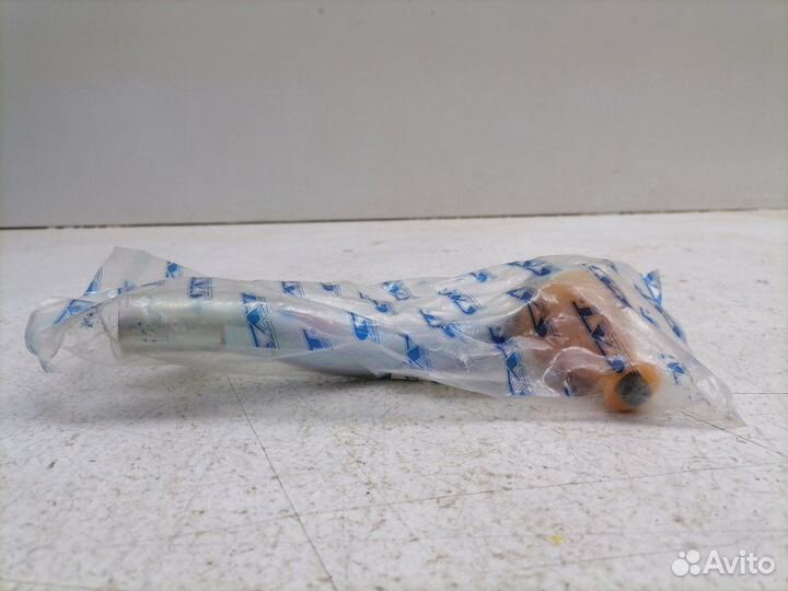 Наконечник рулевой наружный левый Toyota Auris