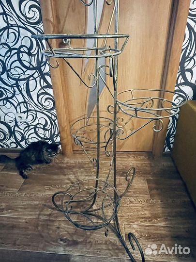 Подставка для цветов напольная металлическая