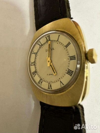 Наручные советские часы женские