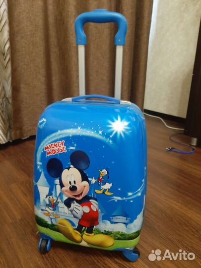 Чемодан на колесах детский