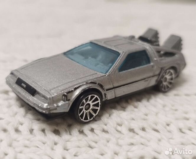 Back to future time machine delorean hot wheels