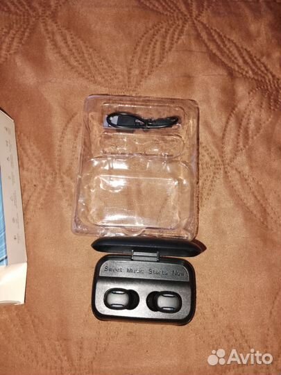 Беспроводные наушники новые