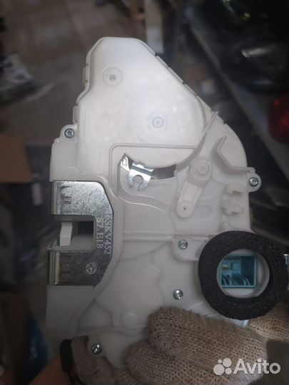 16SKV452 SKV центральный замок передняя правая hon