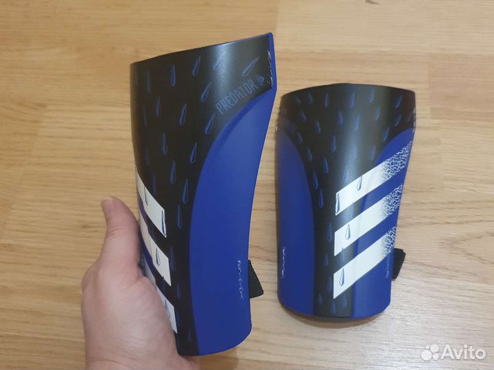 Футбольные бутсы adidas 37 размер