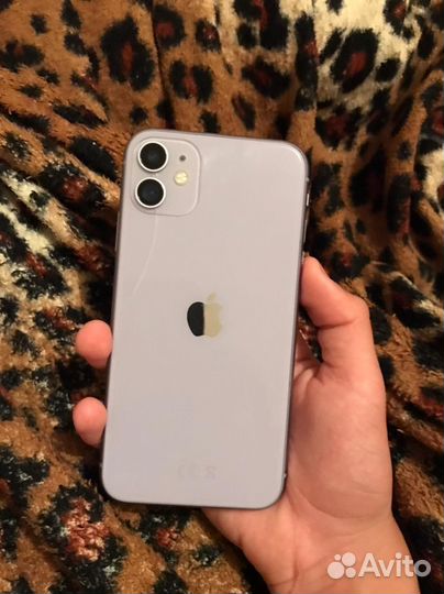 Телефон iPhone 11