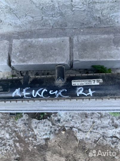 Радиатор lexus RX