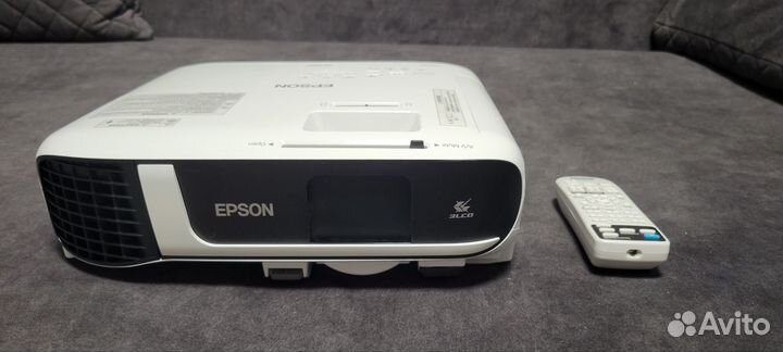 Проектор Epson eb-fh52