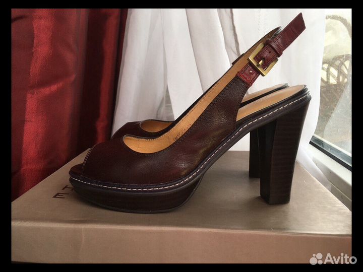 Босоножки Эконика