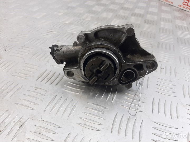 Насос вакуумный Ford Fiesta 5 2004 1348616