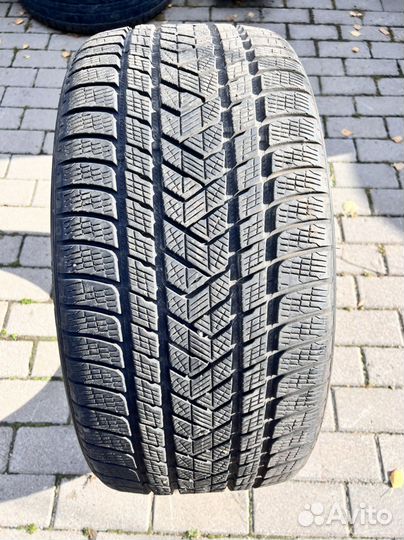 Pirelli Scorpion Winter 275/35 R22