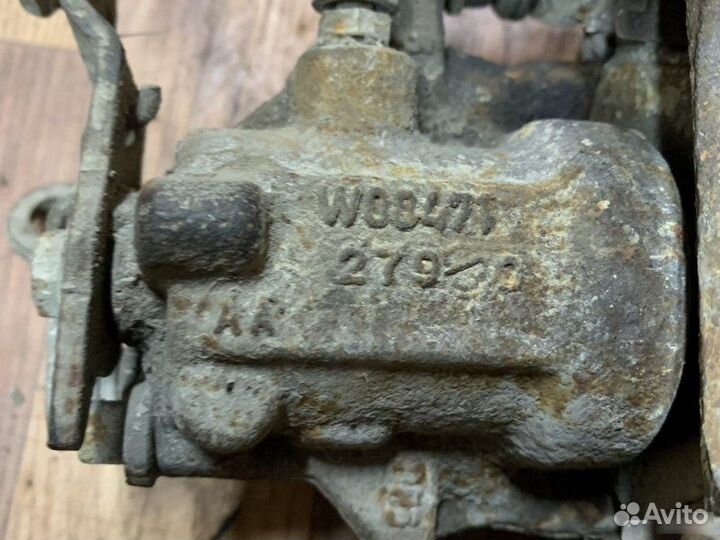 Суппорт задний правый Skoda Octavia A5 2010