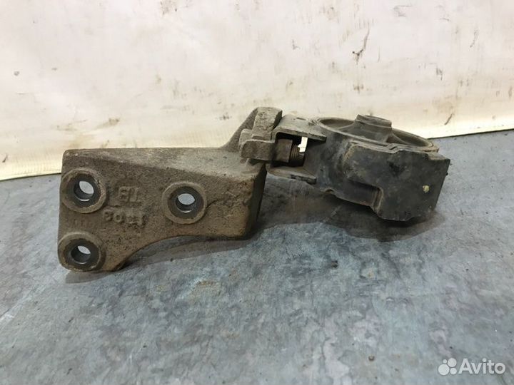 Подушка двигателя передняя левая Faw V5