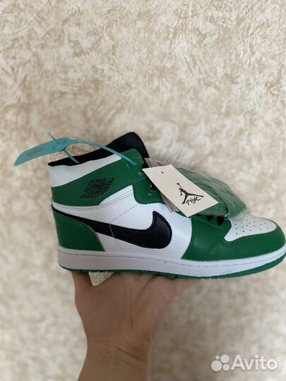 Кроссовки nike air jordan 1 mid se pine Green