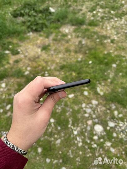 iPhone SE (2020), 64 ГБ