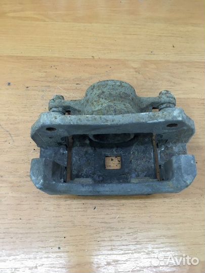 Суппорт тормозной Mazda 3 BK 1.6 Z6 2003-2009